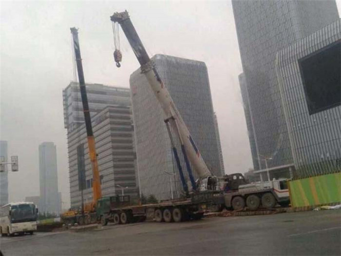 获嘉县25吨吊车能吊多重设备？